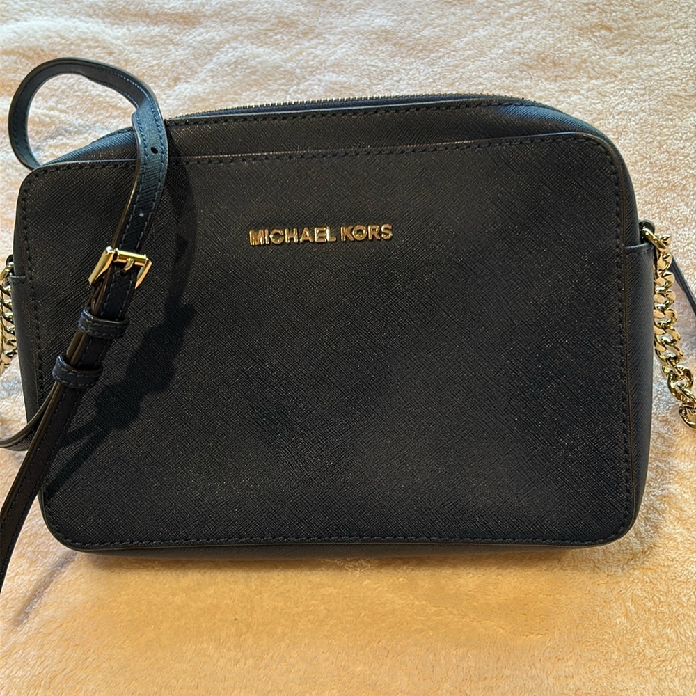 Michael Kors Navy Blue Saffiano Classic Leather Shoulder/Crossbody Gold Hardware